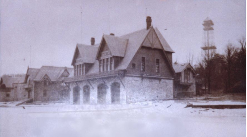 Circa 1890 both Malta and Vesper received identical mirrored additions to expand each club to 2 bays. UPenn is visible to the left.